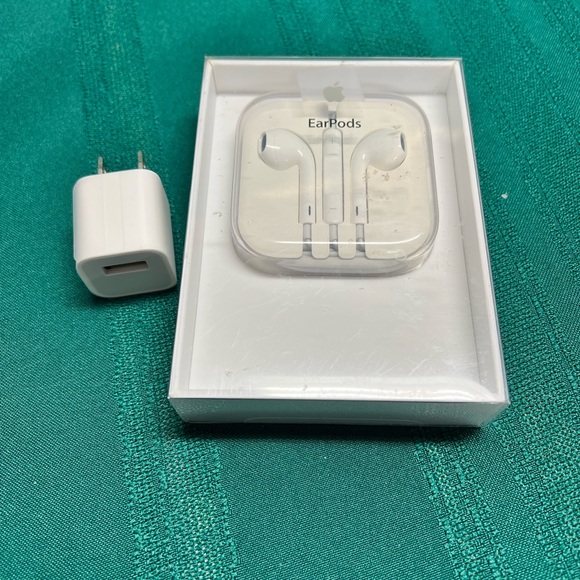 iphone ear buds & plug - Picture 2 of 9